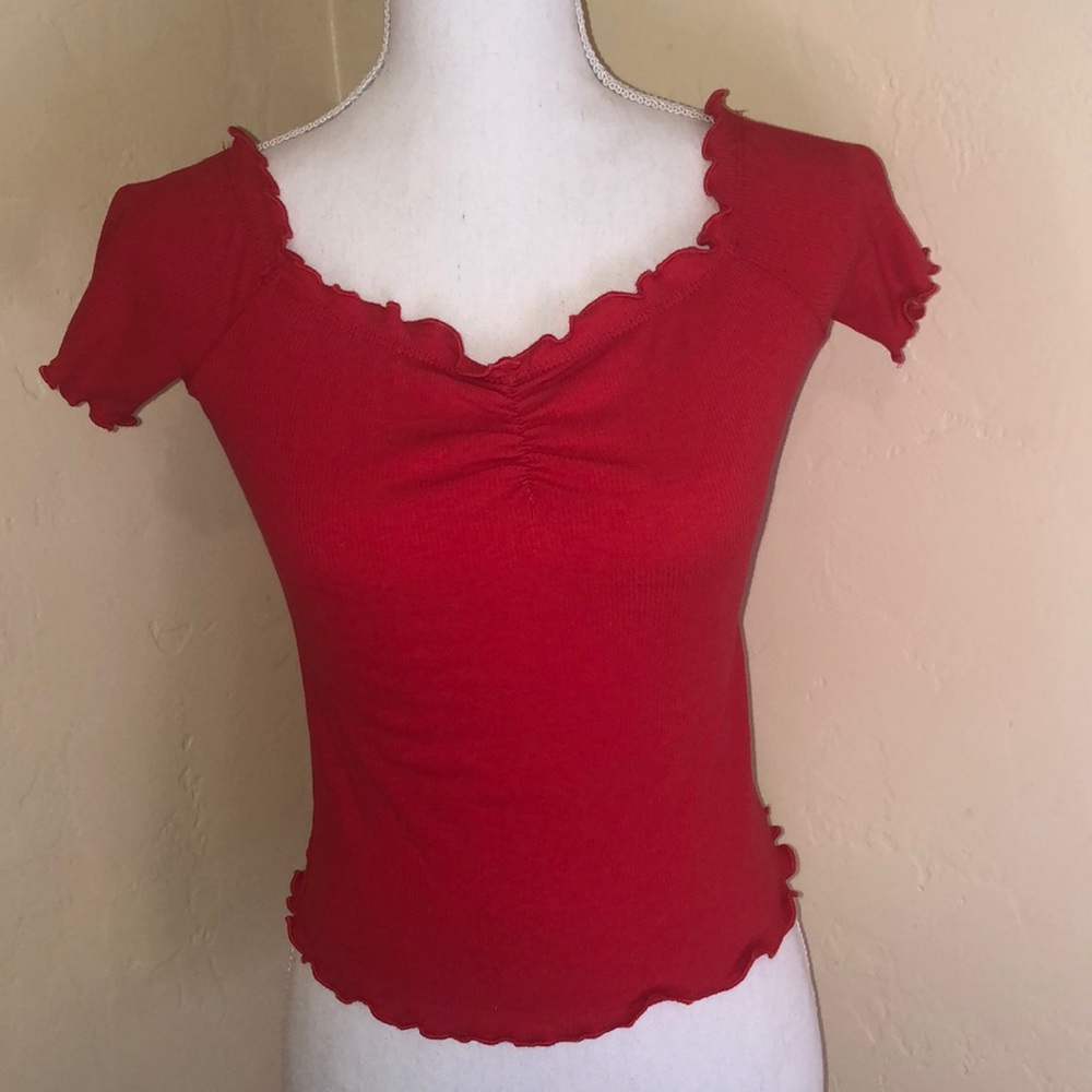 NWOT Red lettuce edge top